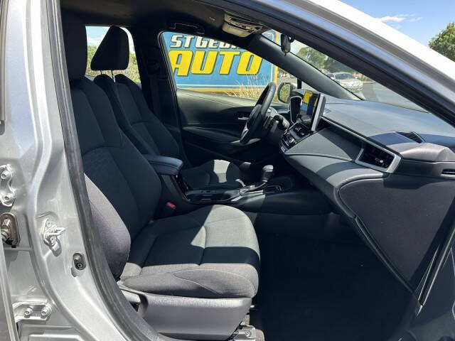 2025 Toyota Corolla Hatchback SE