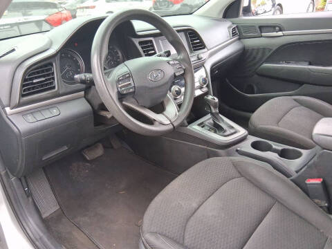 2019 Hyundai Elantra SE