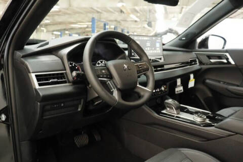 2026 Mitsubishi Outlander LE