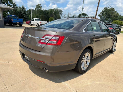 2016 Ford Taurus SEL