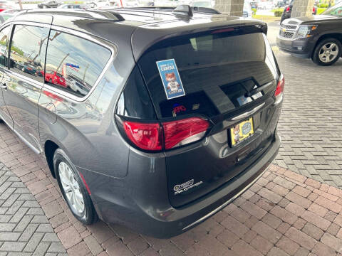 2019 Chrysler Pacifica Touring L