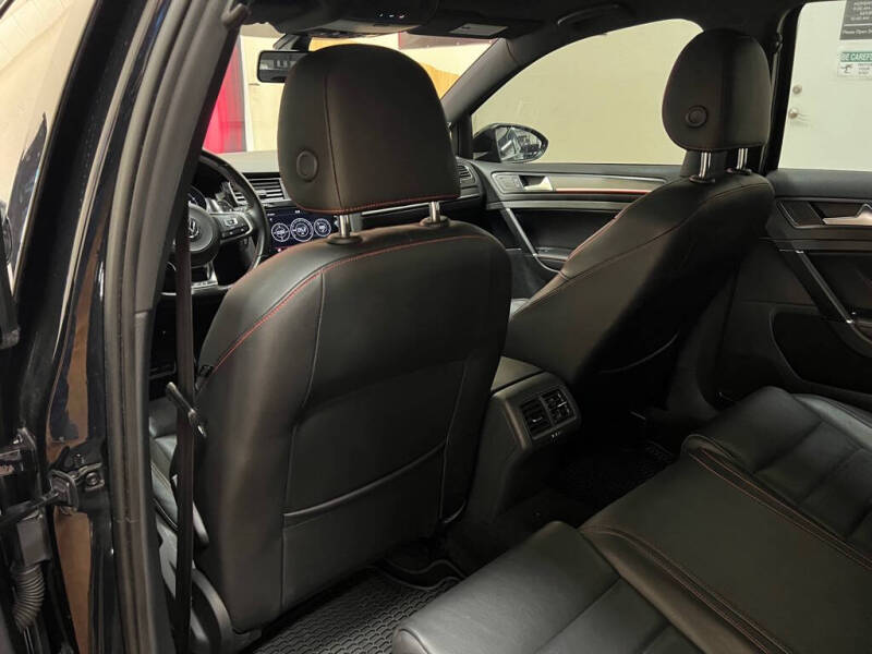 2019 Volkswagen Golf GTI S