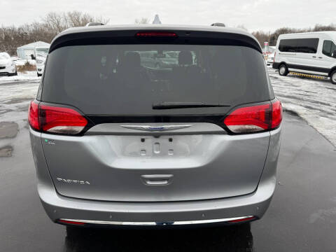 2020 Chrysler Pacifica Touring L