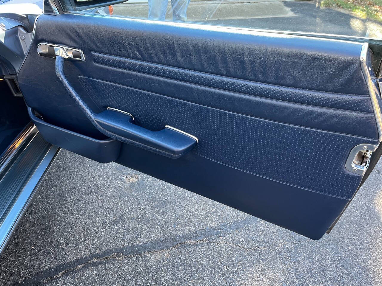 1986 Mercedes-Benz 560-Class 143