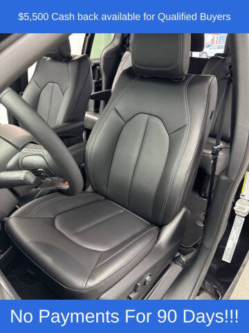 2026 Chrysler Pacifica Select