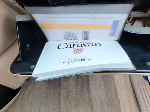 1996 Dodge Grand Caravan LE