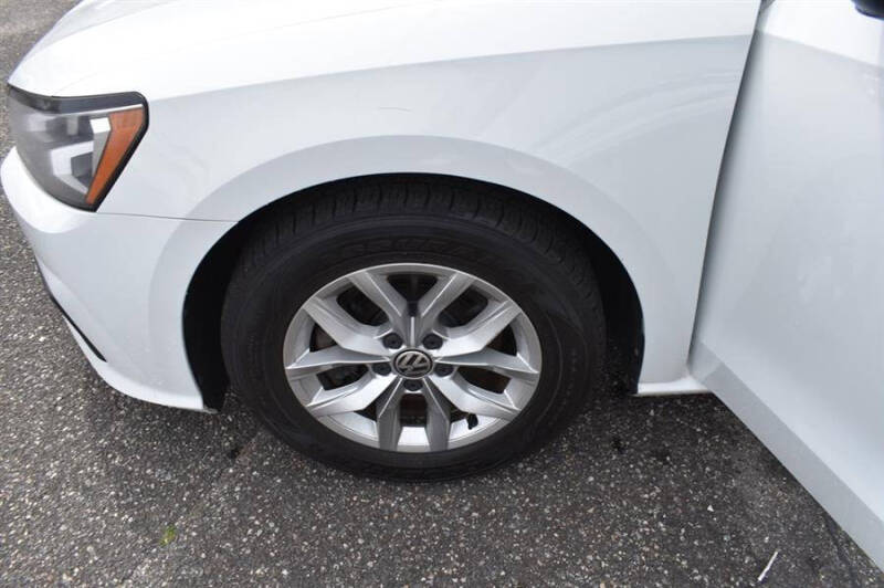 2018 Volkswagen Passat 2.0T S