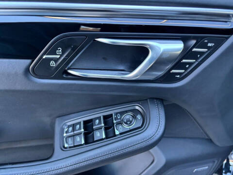 2023 Porsche Macan S