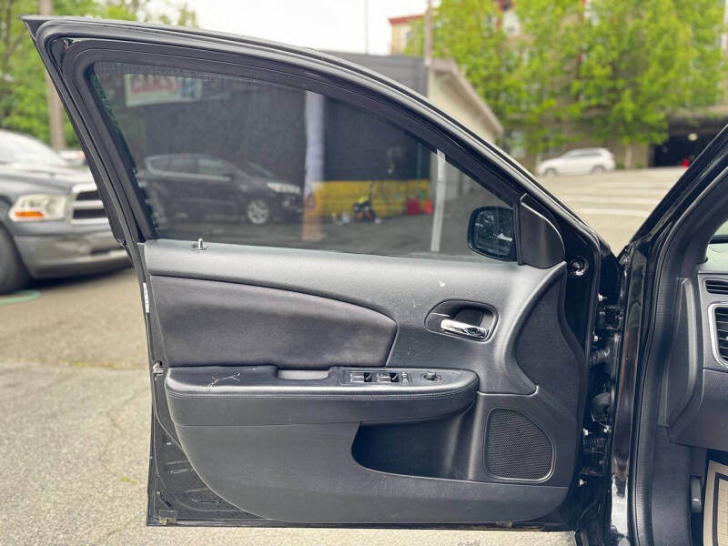 2014 Chrysler 200 LX