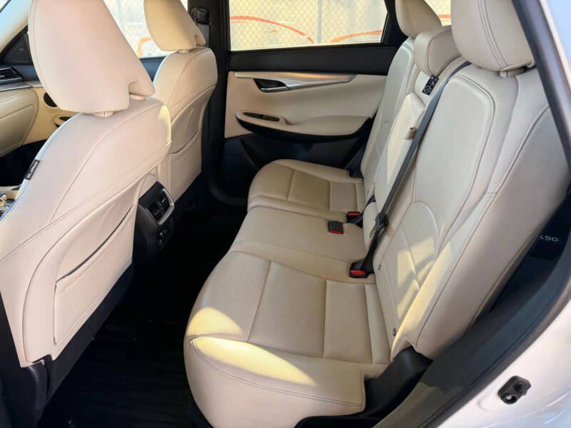 2019 Infiniti QX50 Essential