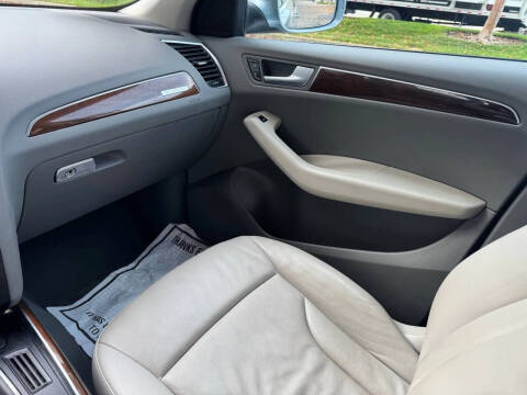 2011 Audi Q5 2.0T quattro Premium Plus