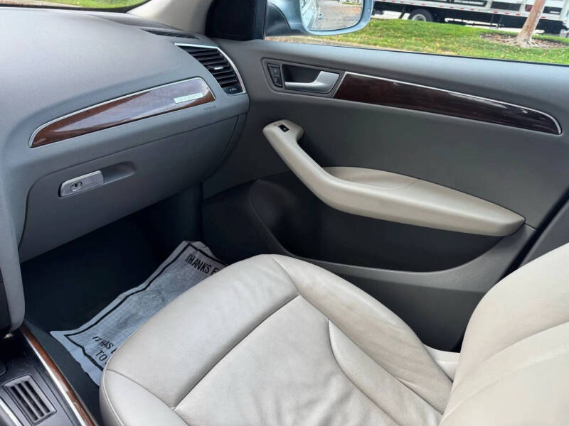 2011 Audi Q5 2.0T quattro Premium Plus