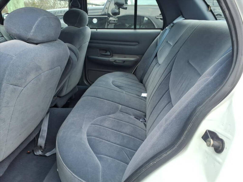 2000 Ford Crown Victoria