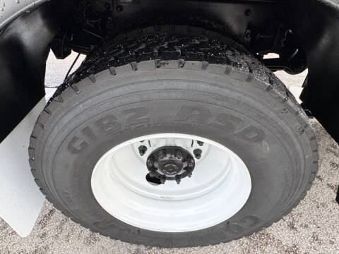 2018 Freightliner M2 106