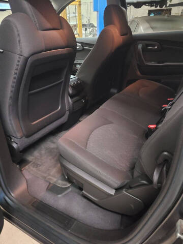 2011 Chevrolet Traverse LT