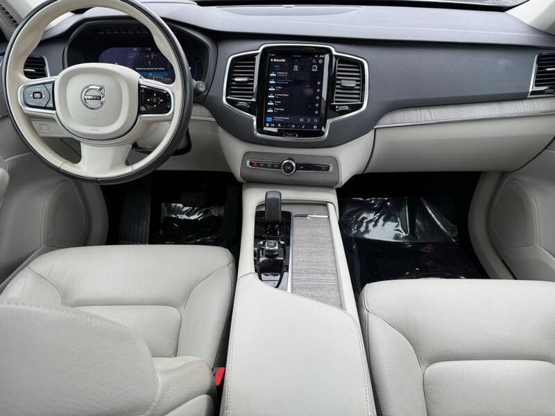2023 Volvo XC90 B5 Plus Bright Theme