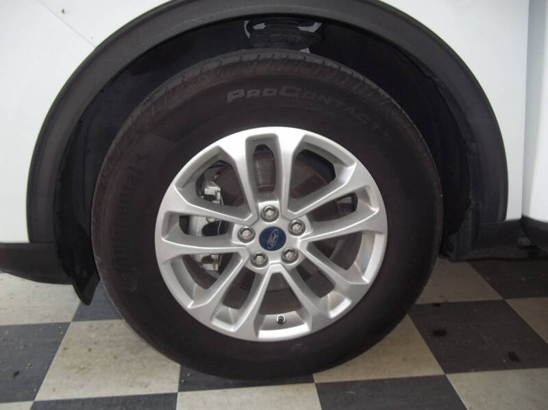 2020 Ford Escape SE