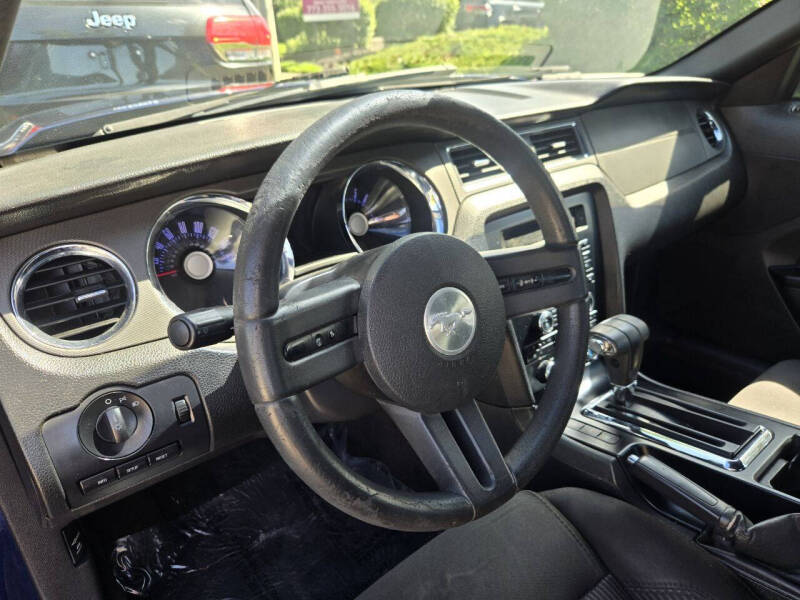 2012 Ford Mustang V6