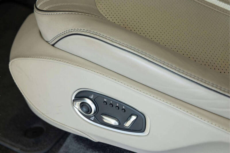 2025 Aston Martin DBX 707