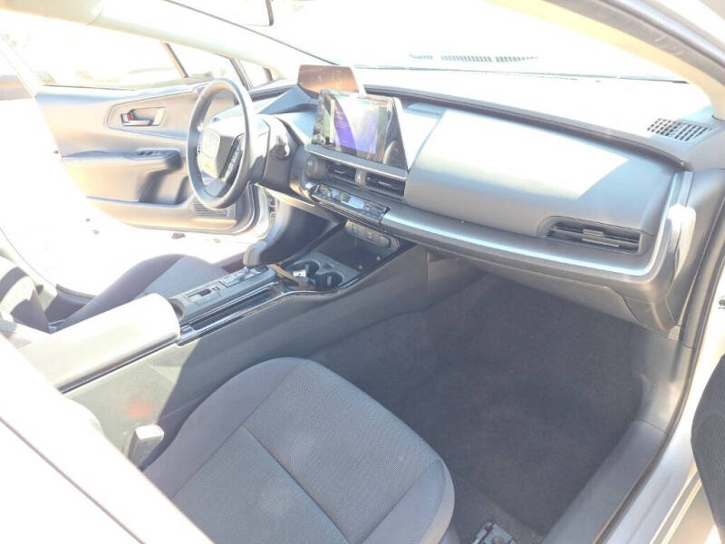 2024 Toyota Prius LE