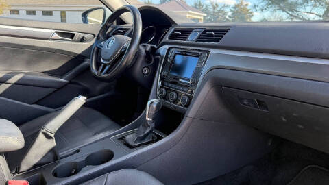 2017 Volkswagen Passat 1.8T R-Line