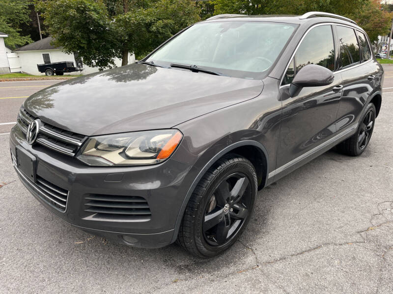 2013 Volkswagen Touareg for sale at Apple Auto Sales Inc in Camillus NY