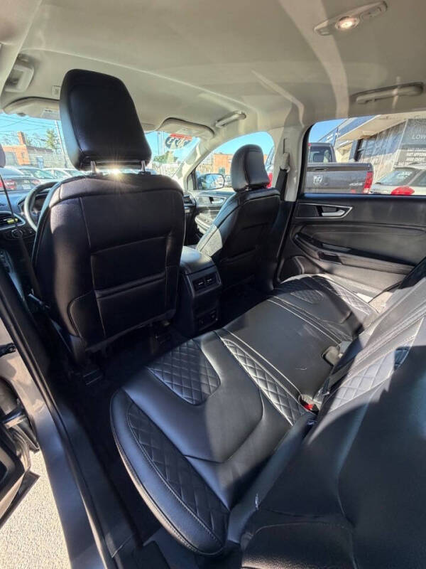 2023 Ford Edge Titanium