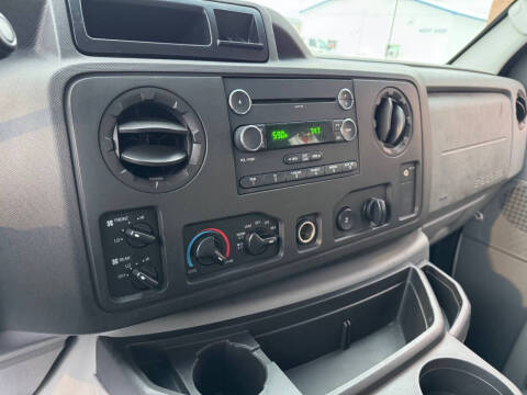 2012 Ford E-Series E-150 XLT