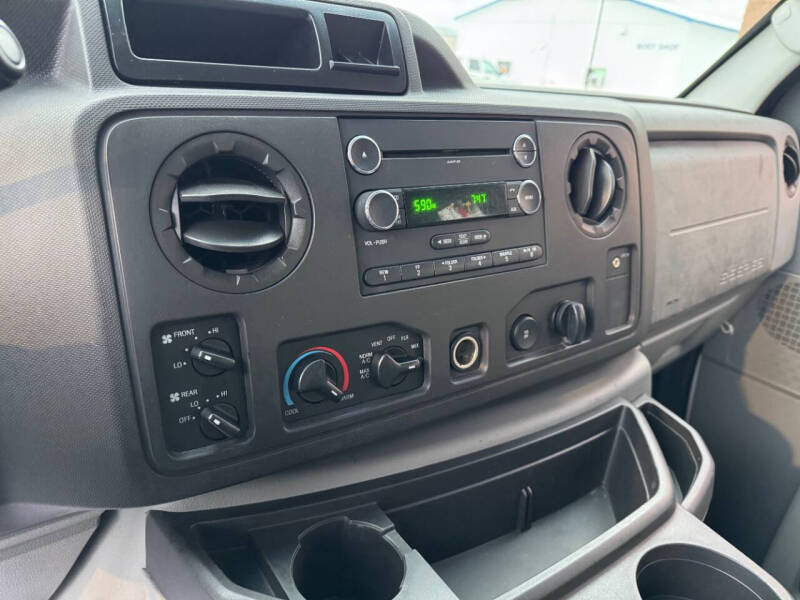 2012 Ford E-Series E-150 XLT