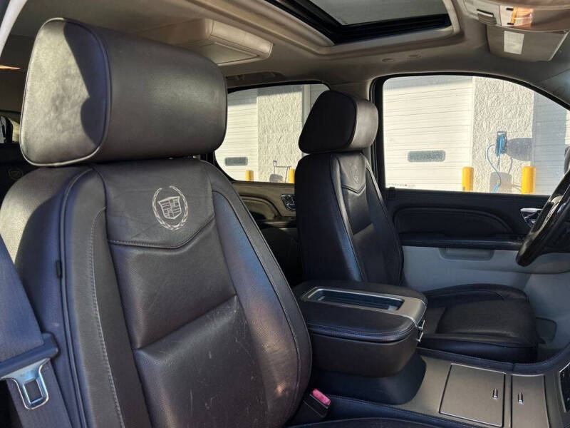 2013 Cadillac Escalade Platinum Edition