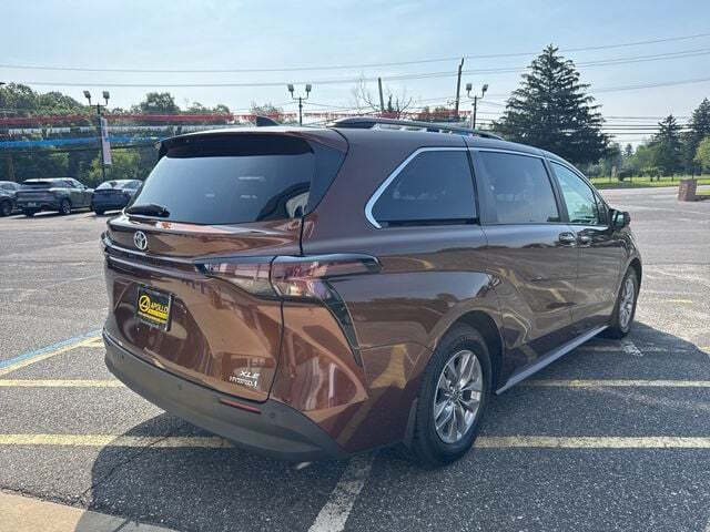 2023 Toyota Sienna XLE 7-Passenger