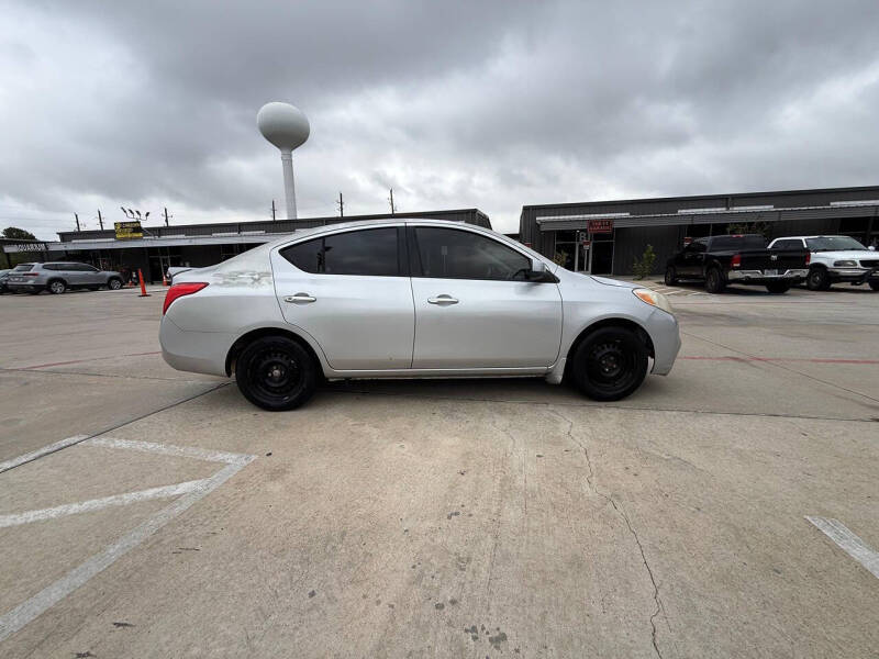 2014 Nissan Versa 1.6 S