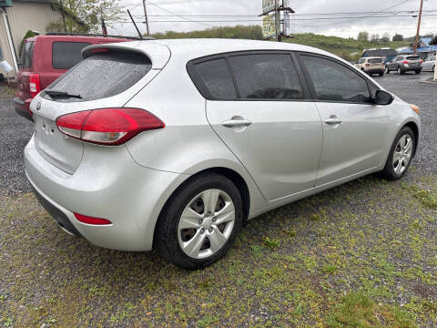 2016 Kia Forte5 for sale at CESSNA MOTORS INC in Bedford PA