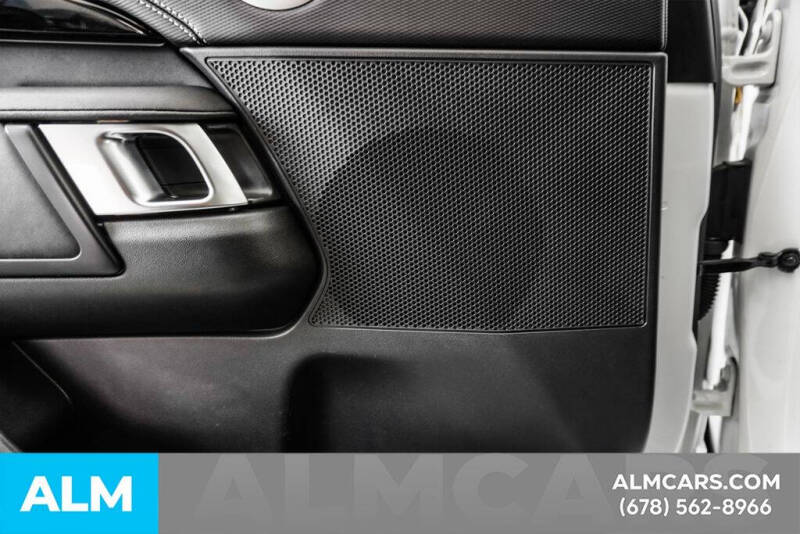 2022 Land Rover Discovery P300 S R-Dynamic