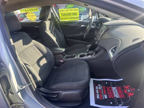 2017 Chevrolet Cruze LT Auto