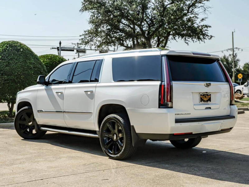 2016 Cadillac Escalade ESV Luxury Collection