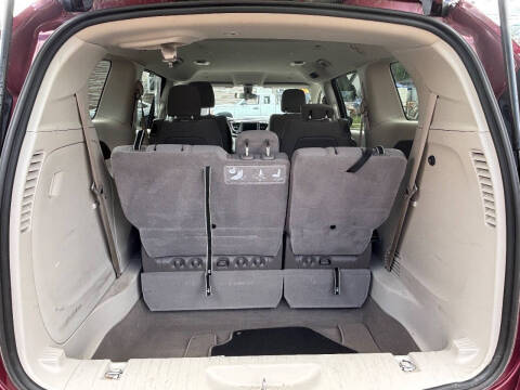 2021 Chrysler Voyager LX