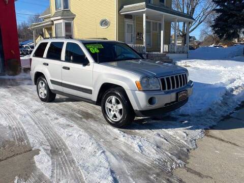 2006 Jeep Grand Cherokee for sale at BROTHERS AUTO SALES in Hampton IA
