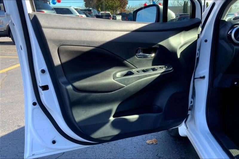 2022 Nissan Versa SV