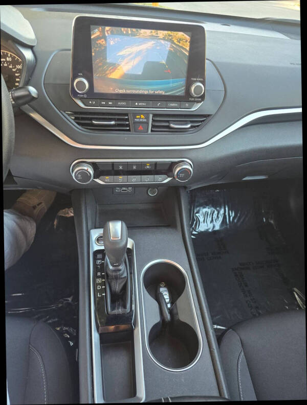 2022 Nissan Altima 2.5 SV