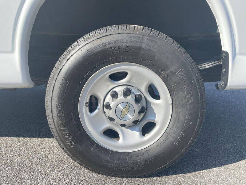 2023 Chevrolet Express 2500