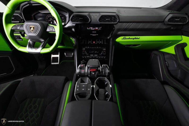 2024 Lamborghini Urus S