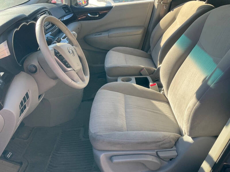 2017 Nissan Quest SV