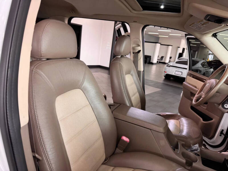 2005 Ford Explorer Eddie Bauer