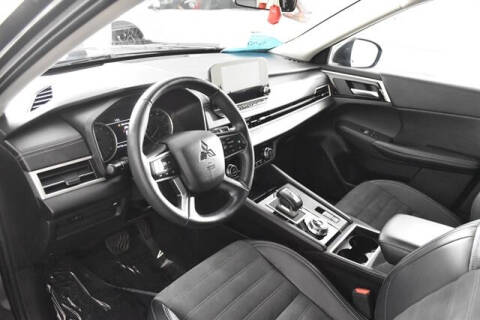 2023 Mitsubishi Outlander SE