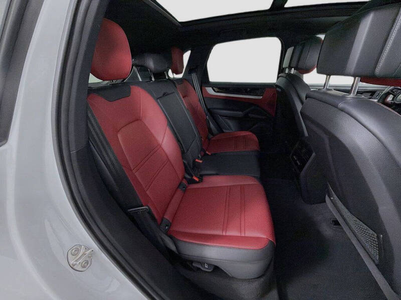2024 Porsche Cayenne