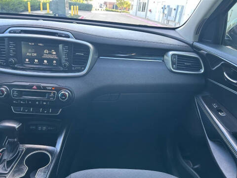 2019 Kia Sorento LX V6