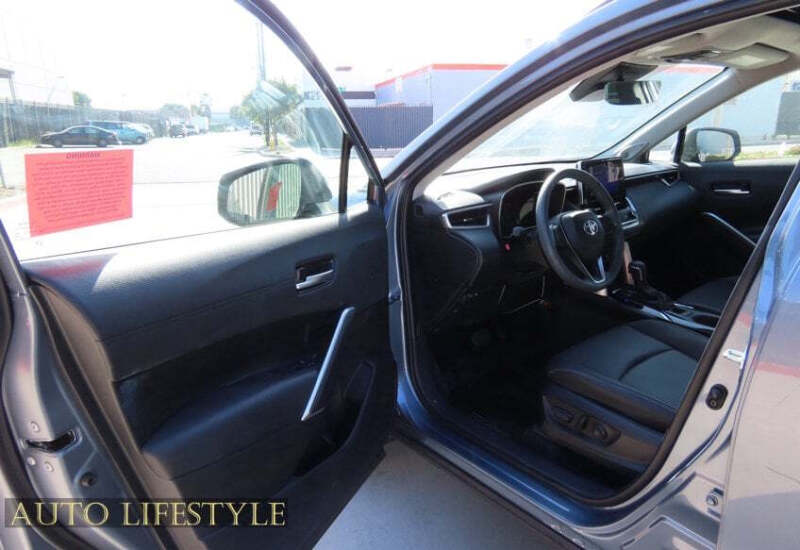 2024 Toyota Corolla Cross XLE