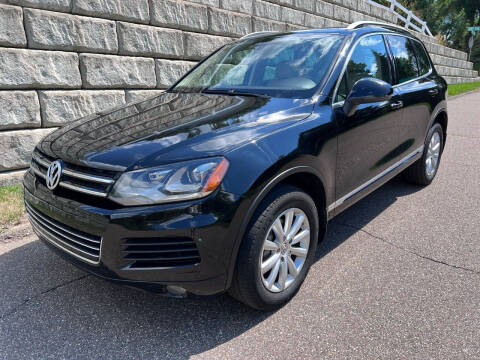 2012 Volkswagen Touareg for sale at Lofgren Motors in Wayzata MN