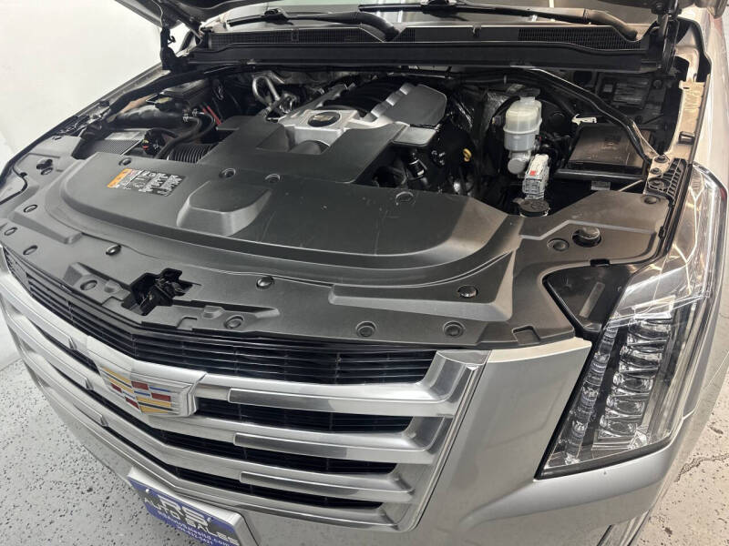 2017 Cadillac Escalade Luxury